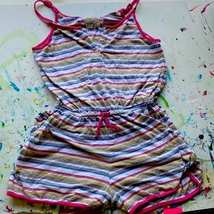 Colorful romper from the brand Peek.